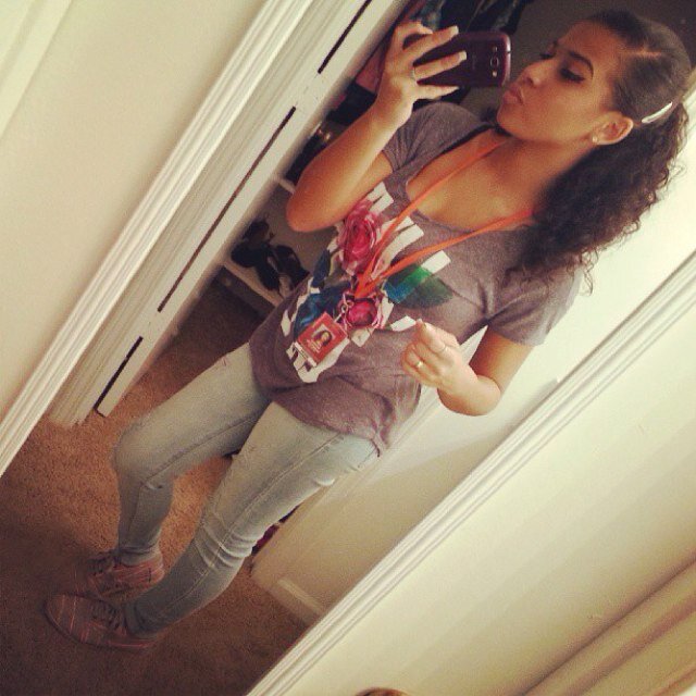 bad bitch , she look tropic ♡ !