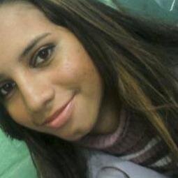 Elas Gostam de Brilhar e não enchergar seus defeito, e acham isso tão normal, Garotas superficiais se esconde dentro dos seus medos brigam...