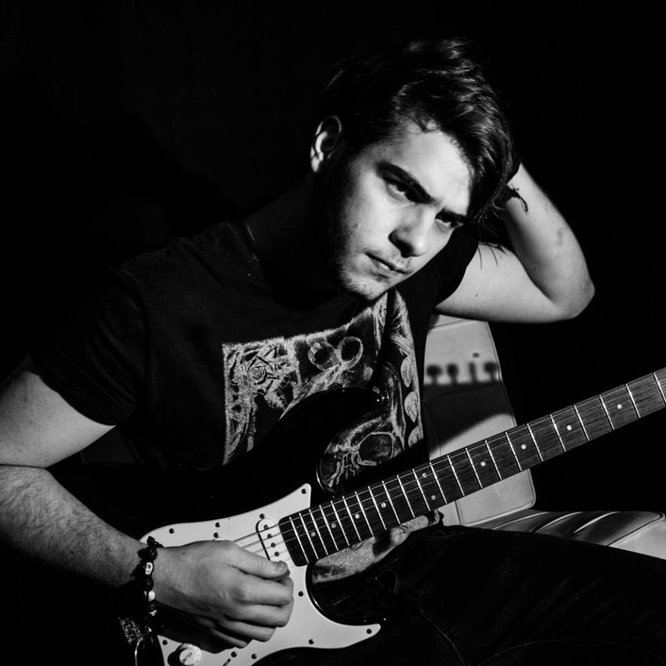 Banda DownFrows .
Musicas Autorais .
Rock!

https://t.co/7ViIWIwLEP
https://t.co/BsUDLm1NxU