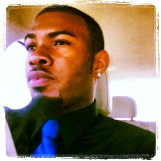 Dreamchaser hard working free and accted Mason.... Square your actions put God 1st, Would love to take @Bri_Rollin on A date :-)