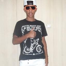 Não ligo que me olhem da cabeça aos pés..porque nunca farão minha cabeça e nunca chegarão aos meus pés