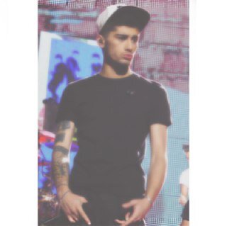 NO ME SIGAS EN ESTA CUENTA Sigueme en @aleNegroMalik doy fback:) Follow me on @aleNegroMalik please i follow back:)