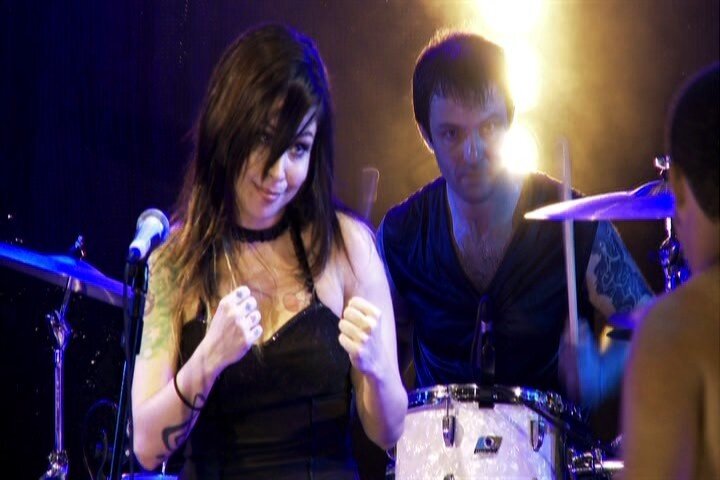 Se não votar na Pitty,te dou um soco 
#MPN #PITTYBANDA