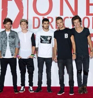 Proud Directioner ~ Believe in yourself and you're halfway there ~ If you can dream it you can do it ~ If you follow me i follow back ~