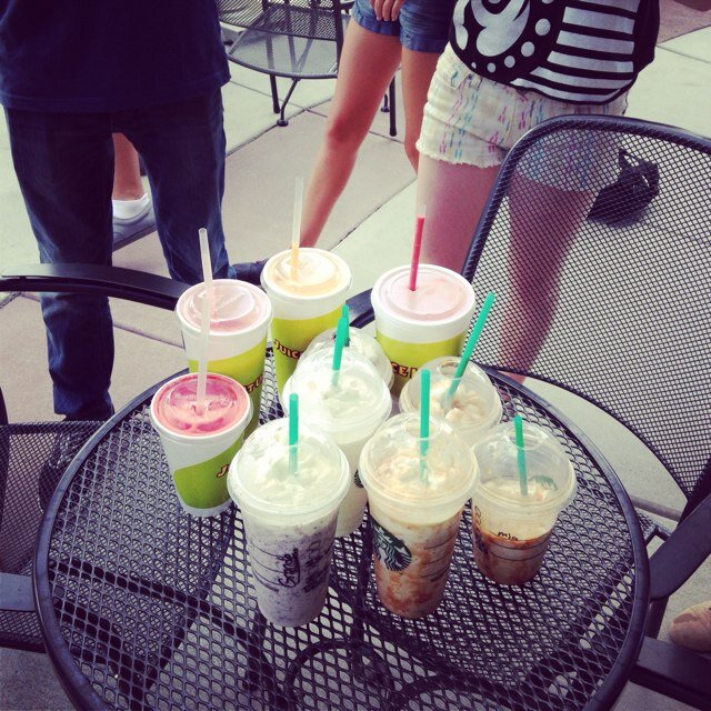 Lifesonebigshow's profile picture. 24 years old sub bottom 🍑 here to serve