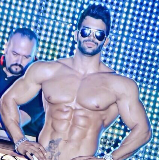 A hybrid, the #Tutore of Machiavelli and Head of security of ClubKarma, single, RP21+ , |#MachiavelliFams| gay single
