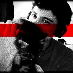 Soy alguien Raro muy raro pero amigable y Soy gamer también me gustan los cómics!! :D