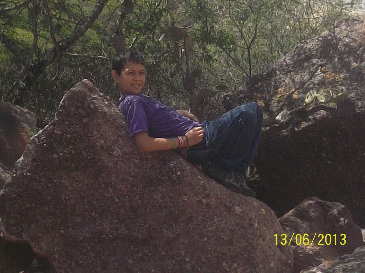 no hay nada mas bonito _que tenerte ami lado_por eso siempre vivo _muy enamorado