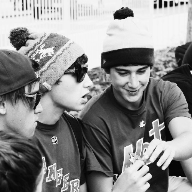 This account is made so I can say what I feel about the boys/fanbase without getting hate on my own account. Read the twitlonger for more :)