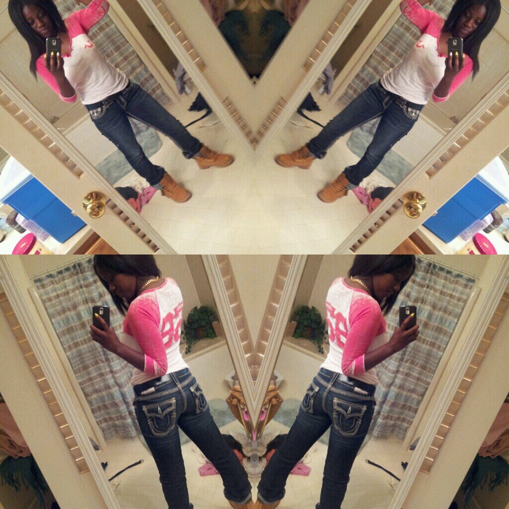 All yall hoes need to stfu and bow down to the mf queen. Follow my bestfriend @FckSantaClaus .