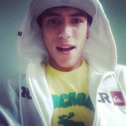 Vamos ser  feliz ! ;p http://t.co/5tKoJb10XI