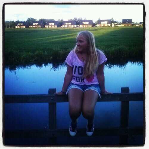I love you ♥ ~16-10-'98 ~ love dancing♥ ~ missing you 10-02-2011 :'( (tante)