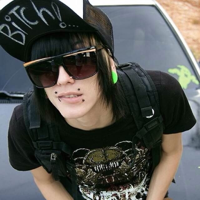 DONT BE A FUCKING TIT