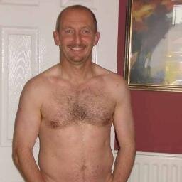 Proud Bristolian. Favourite colour, tangerine. Tries to avoid Leicester. Managing #cpfc until abt December. PARODY of a PARODY!