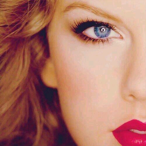 @taylorswift13 is very important to me l love her so much she's the great singer songwritter ever!