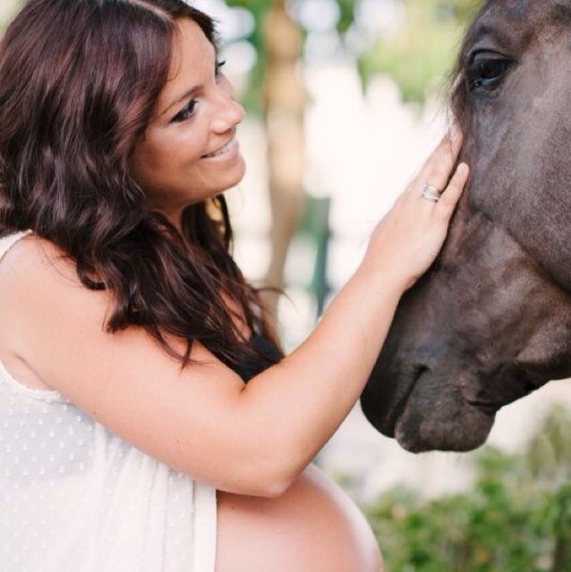 AnaPamos's profile picture. 