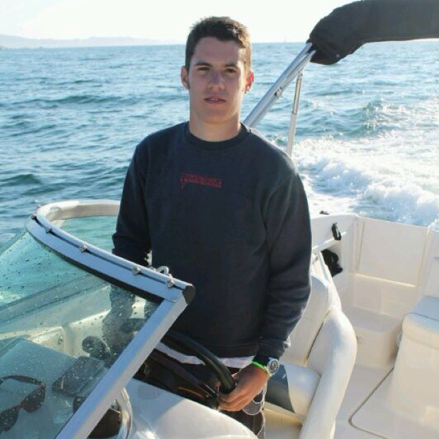 aaviles94's profile picture. 