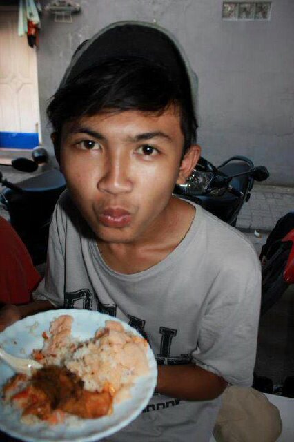 Smoga aja dia jadi pcar terkahir dalam hidup gua amien..:)
