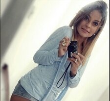 oooiii ? Tenho 17 anos ... meio chata , maaas legal , tenho uma filha o nome dela é Alice minha princesa . Casada com o @Njr92 ; skype : leticiavillela