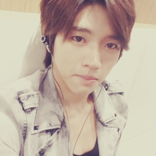NamWooHyun bot of @wowwh :)   ~260212~
 (팬=여친) ∞ Please support INFINITE ∞ ♥ 
ล็อคทวิตเตอร์ เมนชั่นมาผมมองไม่เห็นนะครับ