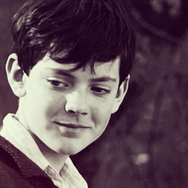 Potterhead, Narnian, Follow me I follow back. I'm mad for Skandar Keynes and Daniel Radcliffe ❤ I'll come back when you call me, no need to say goodbye.