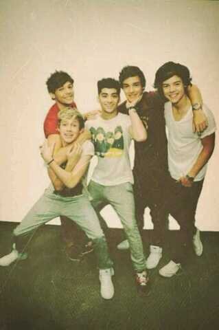 From the botton of the stairs, to the top of the world. This is just the beginning for these boys. @onedirection
