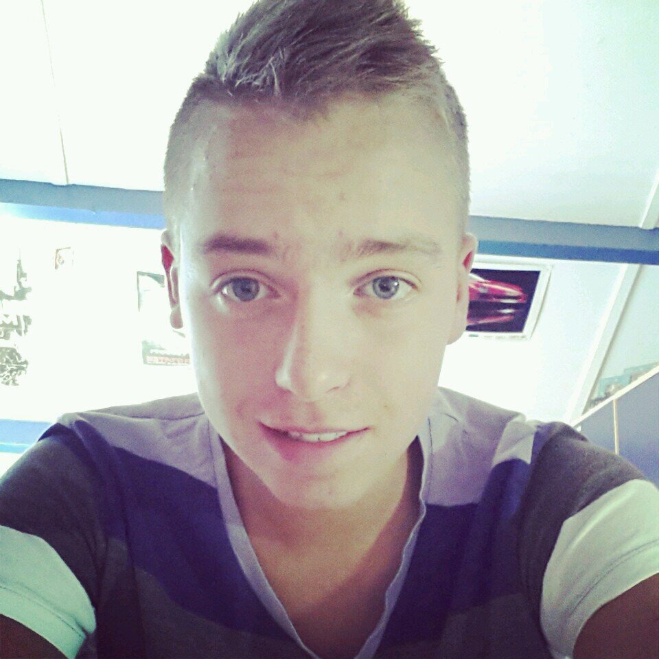 - 18 y/o - genieter - professioneel vakkenvuller -  trots van het noorden