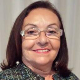 Vereadora do Município de Cabedelo pelo PMDB, Sertaneja, Funcionária Pública Estadual, apaixonada pela Educação, Arte e Cultura