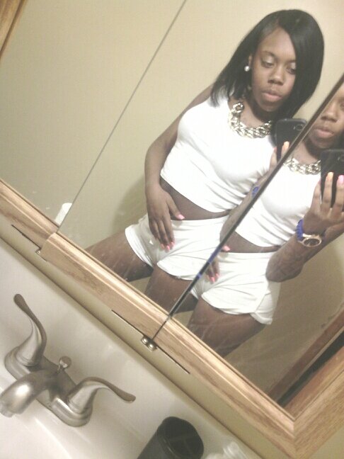 welcome 2 bre's world...**** im nt lookin for love ilookin for sumone 2 keep 300 #TeamMotherof2 #TeamHated #TeamFollowMe #TeamTattED #Teamsingle