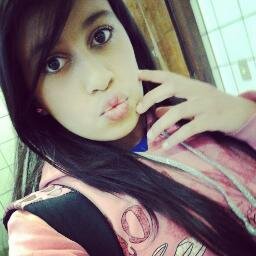 Jéssica Aparecida , 13 anos , aquariana ,não namoro,ciumenta e chata u-u 
#Deus #Familia #Amigos o importante é isso :D 

Perguntaa ? http://t.co/tVgqjkzN