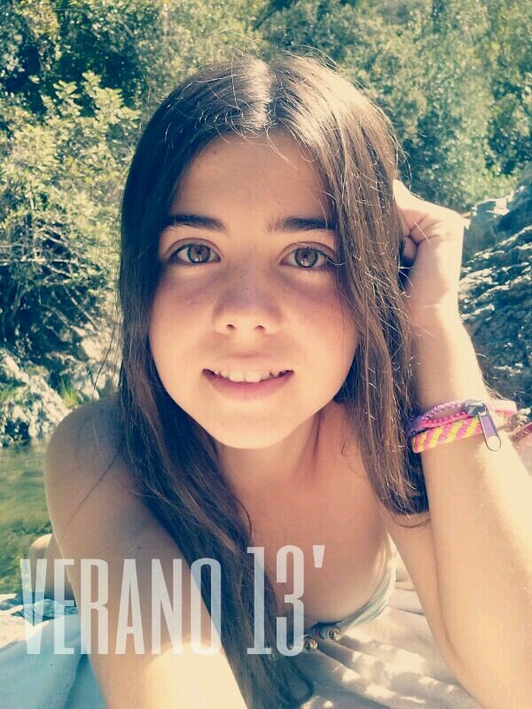 Nunca se olvida a una persona, simplemente se aprende a vivir sin ella.♥