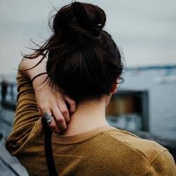 meuvazio's profile picture. Pseudo-literária.