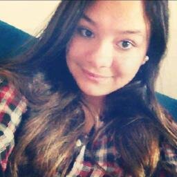 leonina,,palmeirense,meiga,timida,as vezes chata ,adoro sertanejo universitario,,entao segue q eu sigo de volta