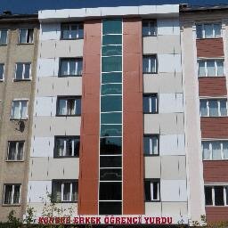 Özel KONGRE Yüksek Öğrenim Erkek Öğrenci Yurdu,1999 yılında faaliyete geçen,Sivas’taki M.E.B’na bağlı ilk özel yurtlardan biridir.
