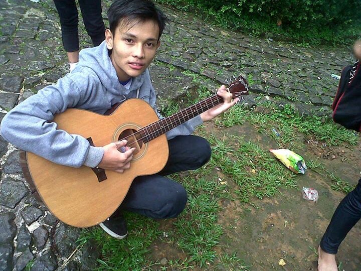 dengan hadirmu kiniku bahagia 06 + 07 = 13 :*