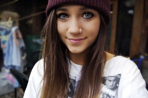 |Daughter of Pike| Assistant Medical Officer|Crush on someone|Single|Role-play Account|