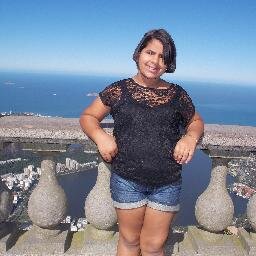 sou Vascaina com orgulho, morena , insegura ,  ciumenta , chatinha , orgulhosa , amo rosa , & muito #feliz tenho 12 anos de pura Paraíba..Fã de  luan santana