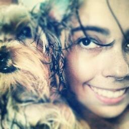 Sou São Paulina, estudante de Direito, adoro Futebol e UFC e tenho três amores, um chamado Aquiles, Ikki e a Luna  . Essa é a minha vida!