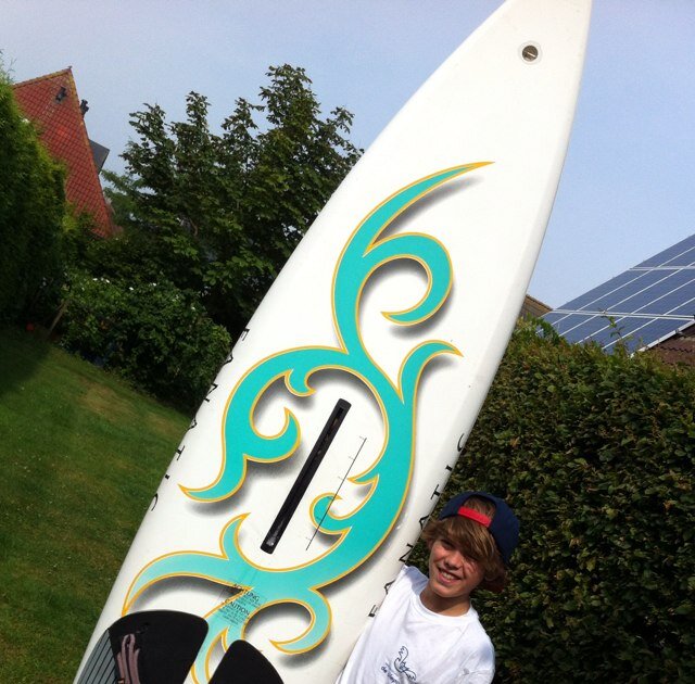 •You follow me, I follow you, You unfollow me, So i unfollow you.•zeiler, surfer, wielrenner•ping;7c06669c