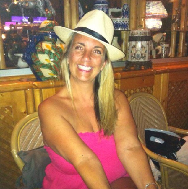 sarloulyons's profile picture. 