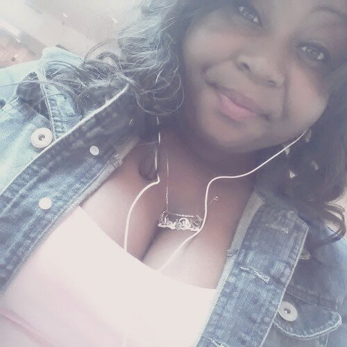 Im Princess Michelle 
Follow Me Ill Follow Back. 
Kik me @I_obey_her
Follow me on Instagram @Iobey_her