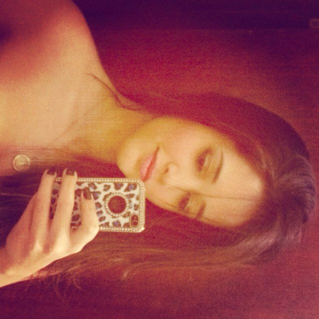 Estudante de Direito, Miss Varginha MG, Princesa do maior rodeio de Minas, modelo, atleticana, persistente, sincera, feliz!
