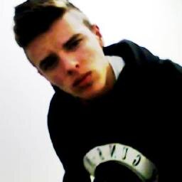 n devo satisfaçao a ngm.