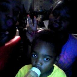 Hi my namee iss robert and im gayy i likee too chill wit my niqqas/Bitchess I FOLLOW BACCCCC