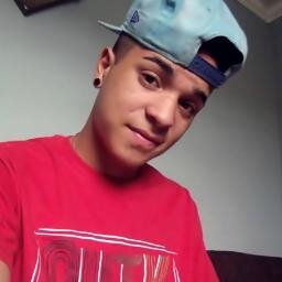 Nasceu pra ser estrela não morre ofuscado          ♫            ♪ ♪