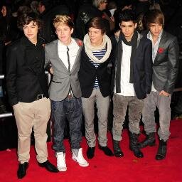 i'm a big fan of 1D....i'm a directioner... i love u guyz..i wish they would follow me... i wanna meet them.... i ganna tweet them.. 3 3 3 3