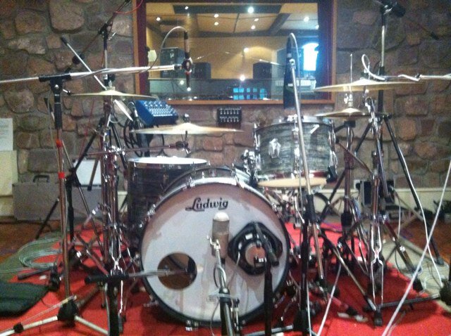 Baterista de La Habitación Roja.
