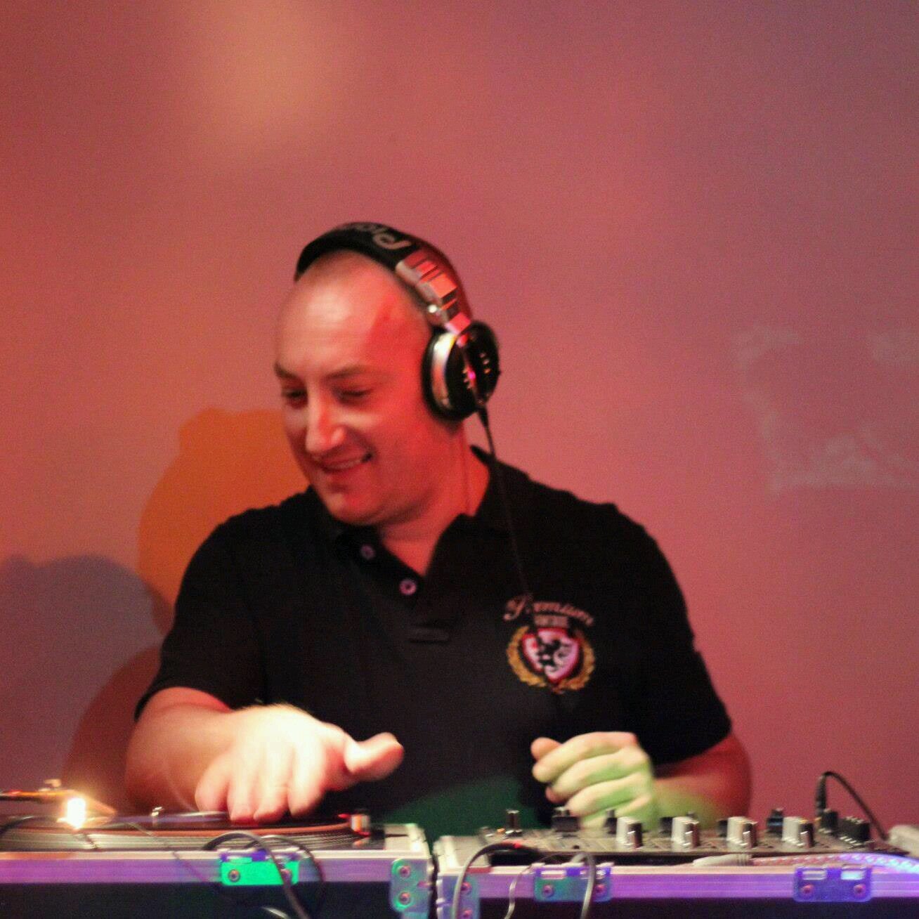 DJ résident du RJR CLUB