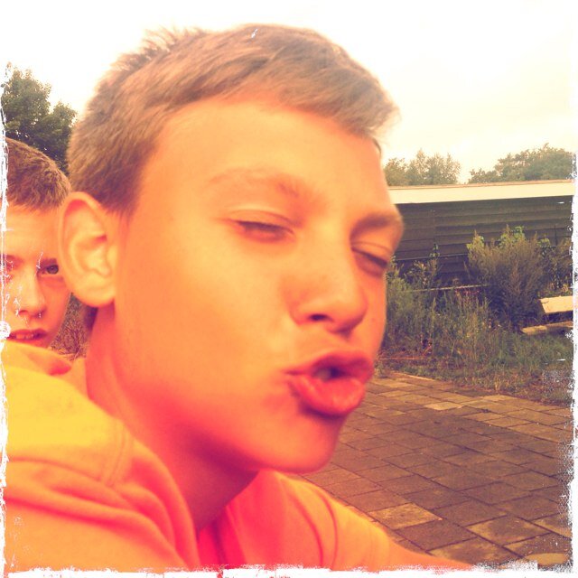 Emo-Danser-Voetballer-Homo-IQ120-hoi
