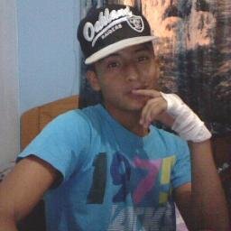 Cuando estoy contigo no existen las horas ni los minutos ni los segundos Solamente existes un Tu y Yo!!^^